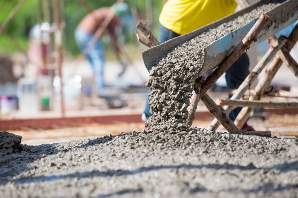 Backyard Concrete Pouring in Lenexa